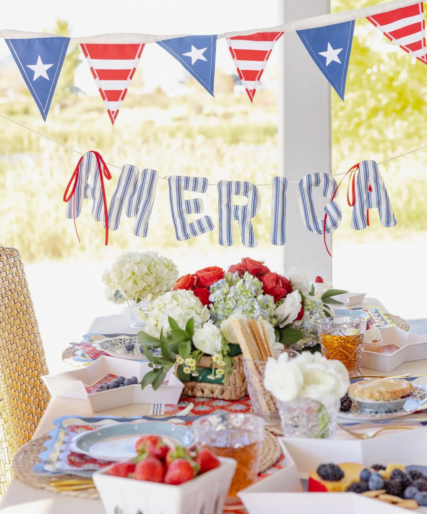 America Ticking Linen Puffy Banner