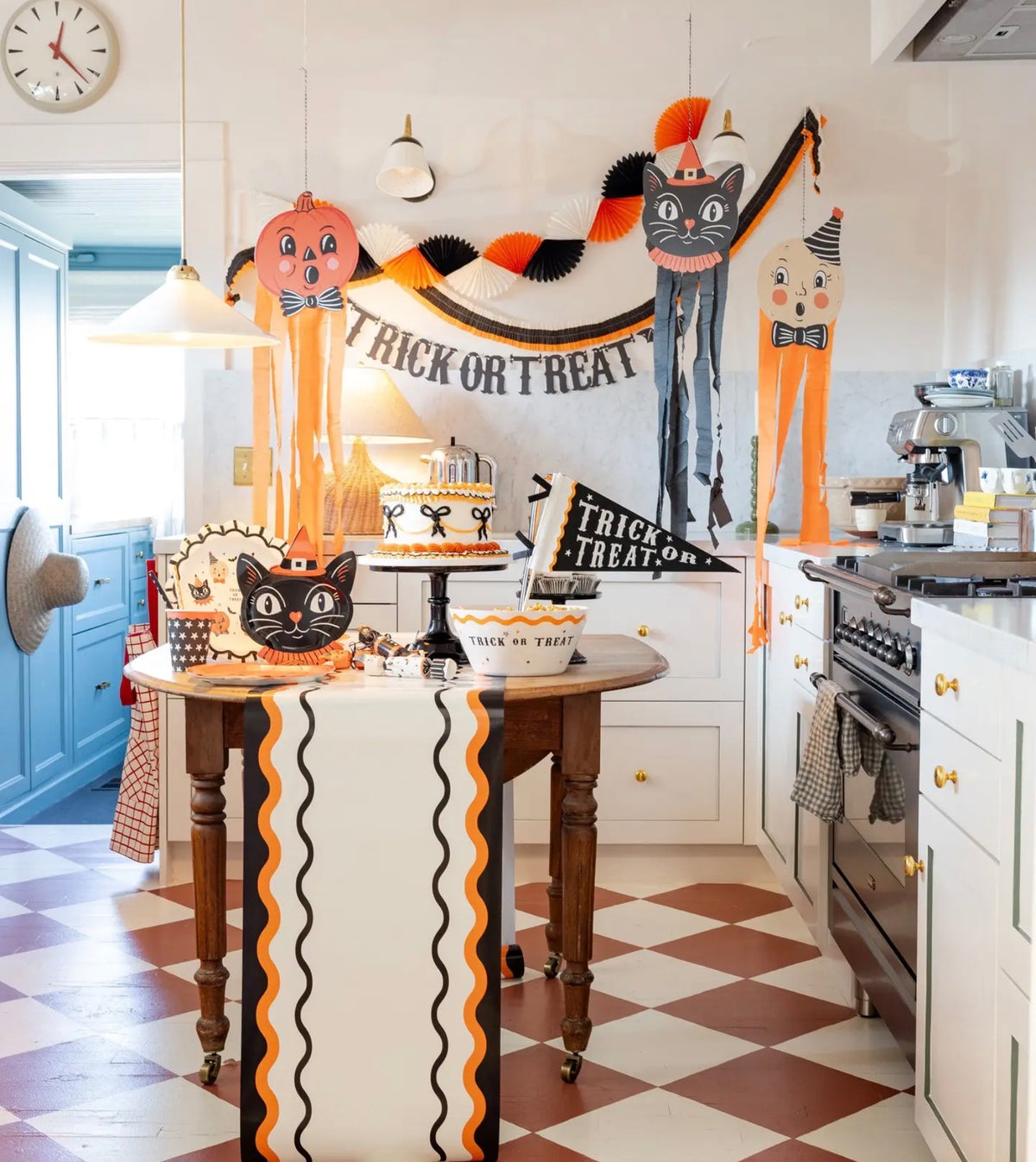 Vintage Hanging Characters with Streamers
